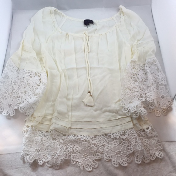 HALE BOB DELICATE & SLIGHTLY SHEER OVERSIZED OFF-WHITE LACY DETAIL BOHO TOP - Picture 2 of 6